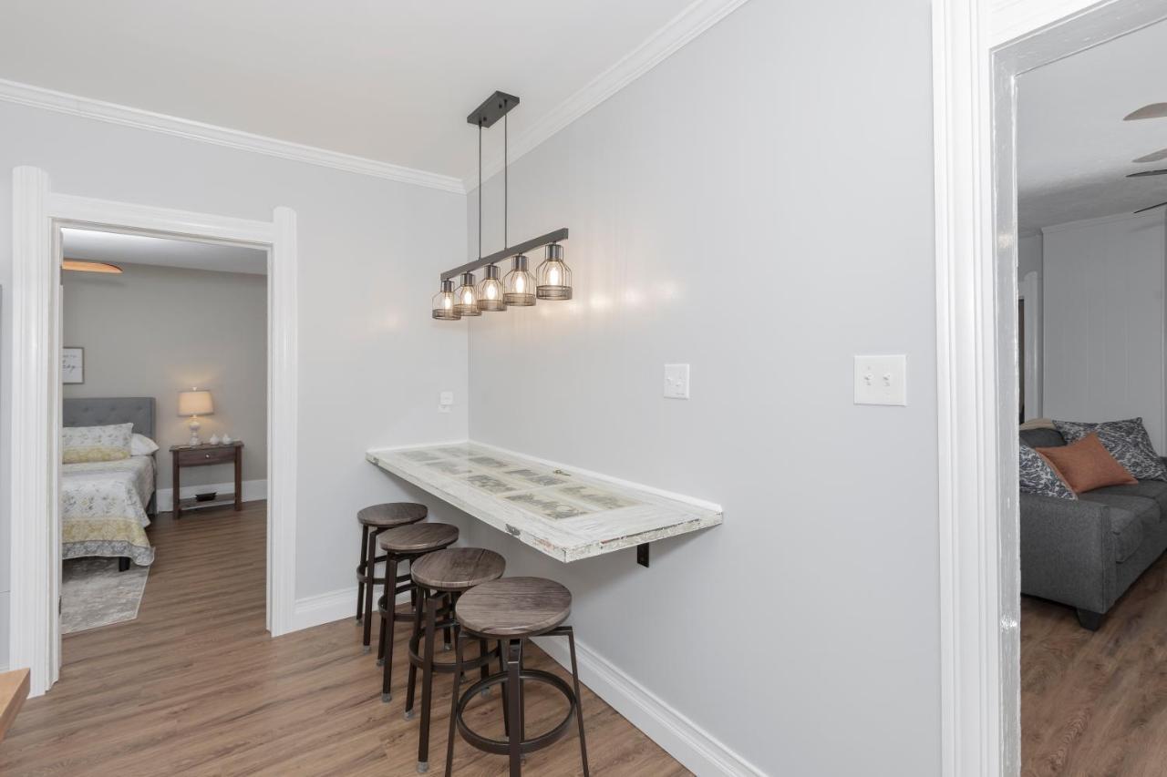 Апартаменты In The Heart Of Little Italy! Free Parking! Кливленд Экстерьер фото