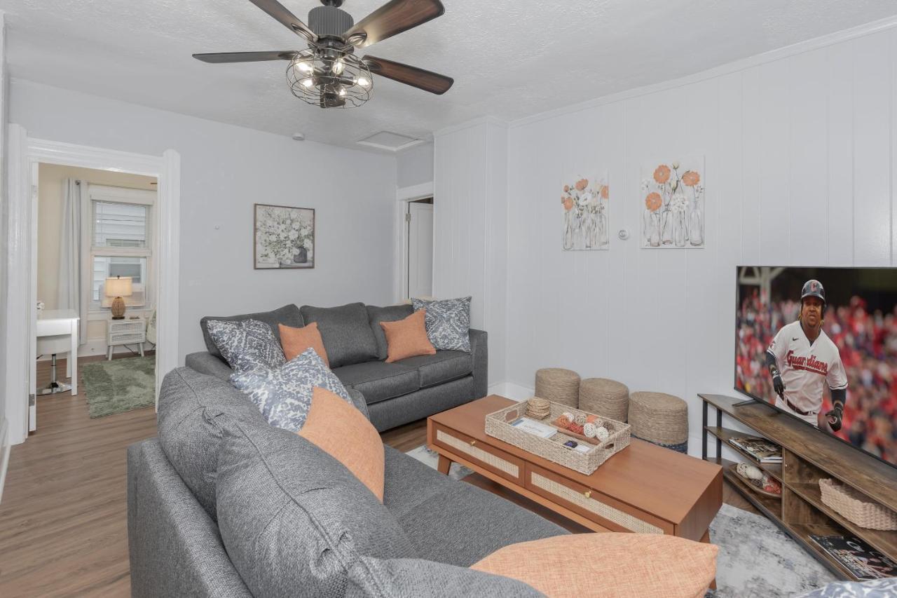 Апартаменты In The Heart Of Little Italy! Free Parking! Кливленд Экстерьер фото